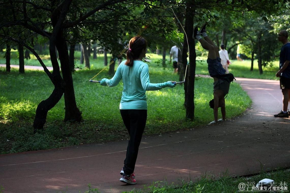 清晨活力操：适度间歇有氧训练